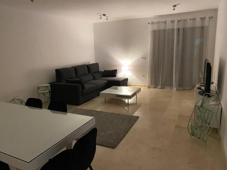 Central Estepona 3 Bed Apt With Pool And Parking Exterior foto