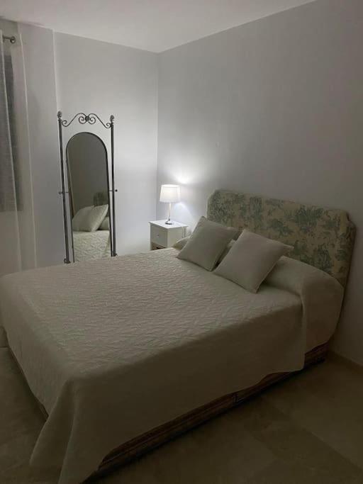 Central Estepona 3 Bed Apt With Pool And Parking Exterior foto